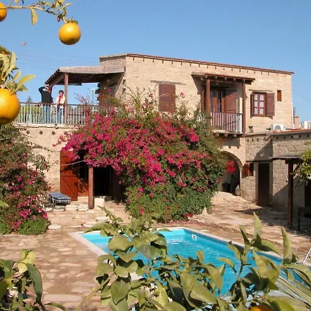 Myrto House توشني